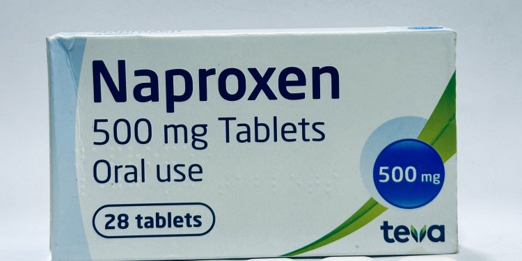 قرص ناپروکسن چیست – موراد مصرف آن – نحوه مصرف – مصرف در بارداری و تداخلات دارویی آن