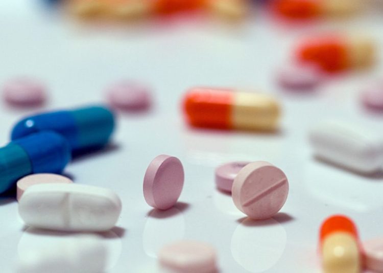 معرفی قرص ها و داروهای رفلاکس معده به همراه نحوه مصرف و بازه تاثیر گذاری و تداخلات دارویی ( قرص پنتوپرازول و امپرازول برای درمان رفلاکس معده  )